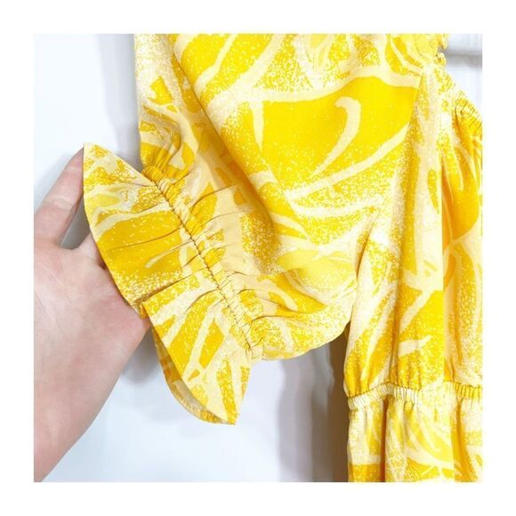 19Cooper Dress puff Sleeve Floral Yellow Womens Medium Coquette new - Picture 8 of 9